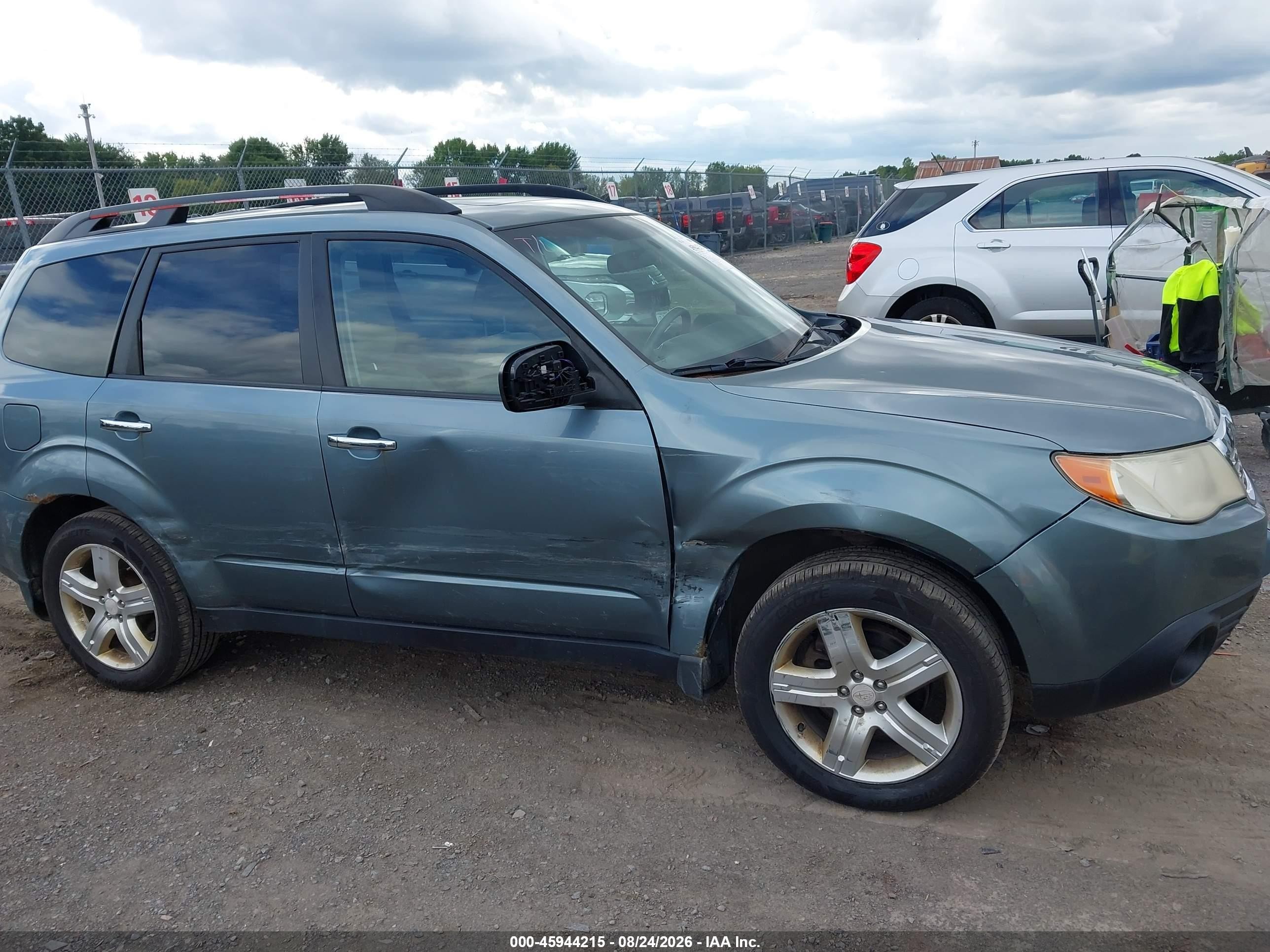 2010 Subaru Forester 2.5x Premium Light Blue vin: JF2SH6CC8AH772678