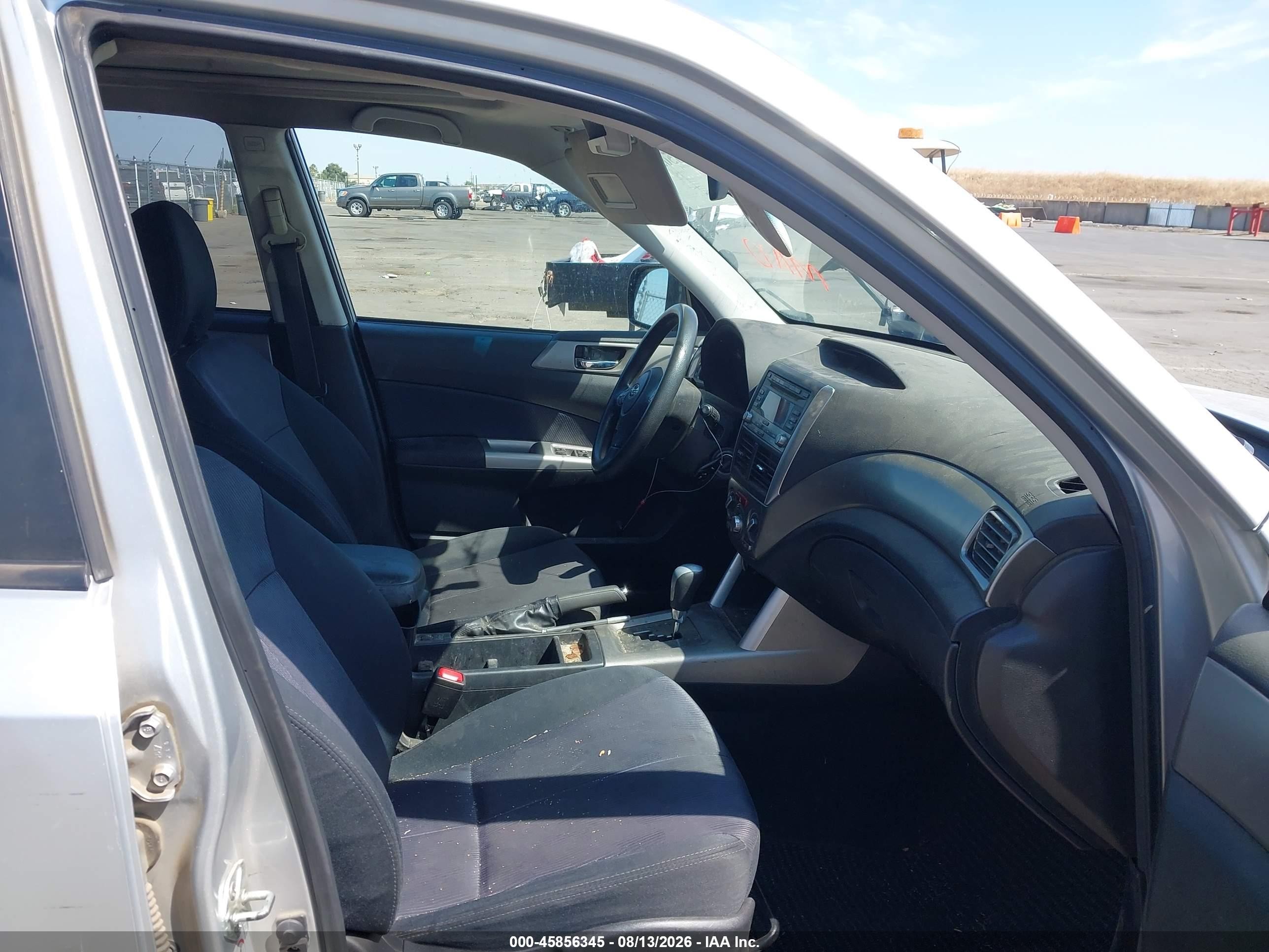 2010 Subaru Forester 2.5x Premium Silver vin: JF2SH6CC8AH775919