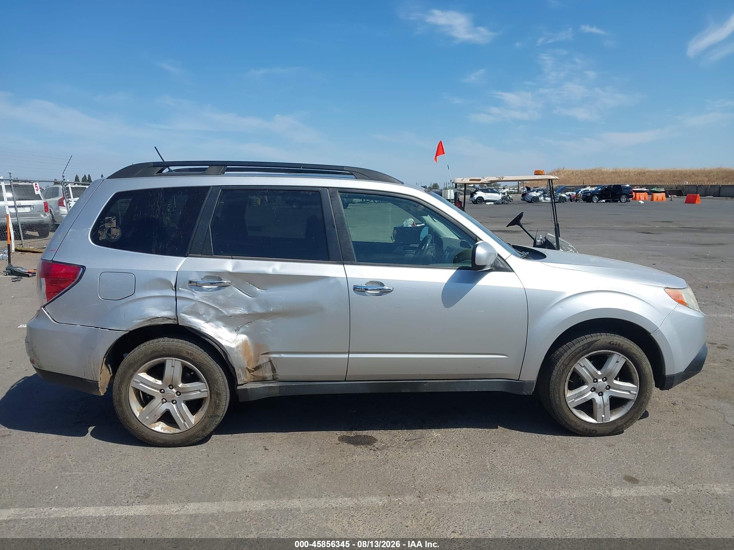 2010 Subaru Forester 2.5x Premium Silver vin: JF2SH6CC8AH775919