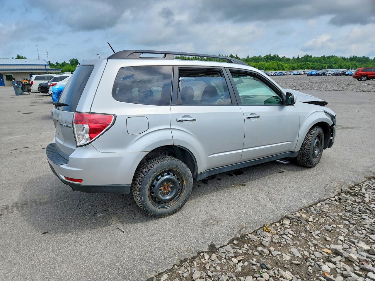 2010 Subaru Forester 2.5x Premium Silver vin: JF2SH6CC8AH786354