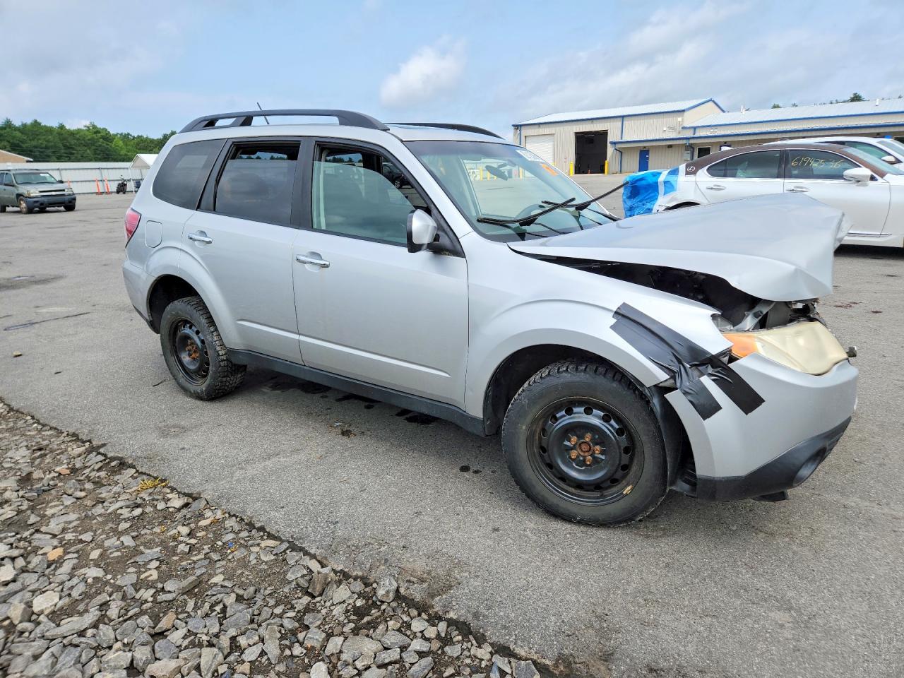 2010 Subaru Forester 2.5x Premium Silver vin: JF2SH6CC8AH786354