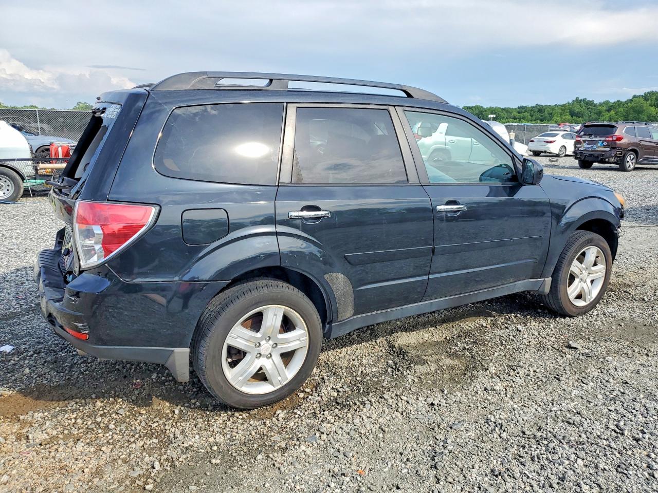 2010 Subaru Forester 2.5x Premium Black vin: JF2SH6CC8AH796253