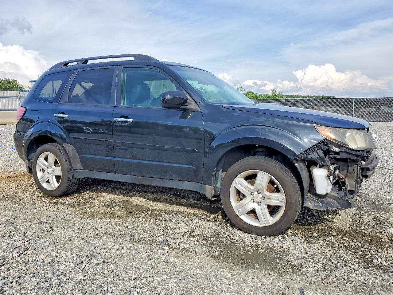 2010 Subaru Forester 2.5x Premium Black vin: JF2SH6CC8AH796253