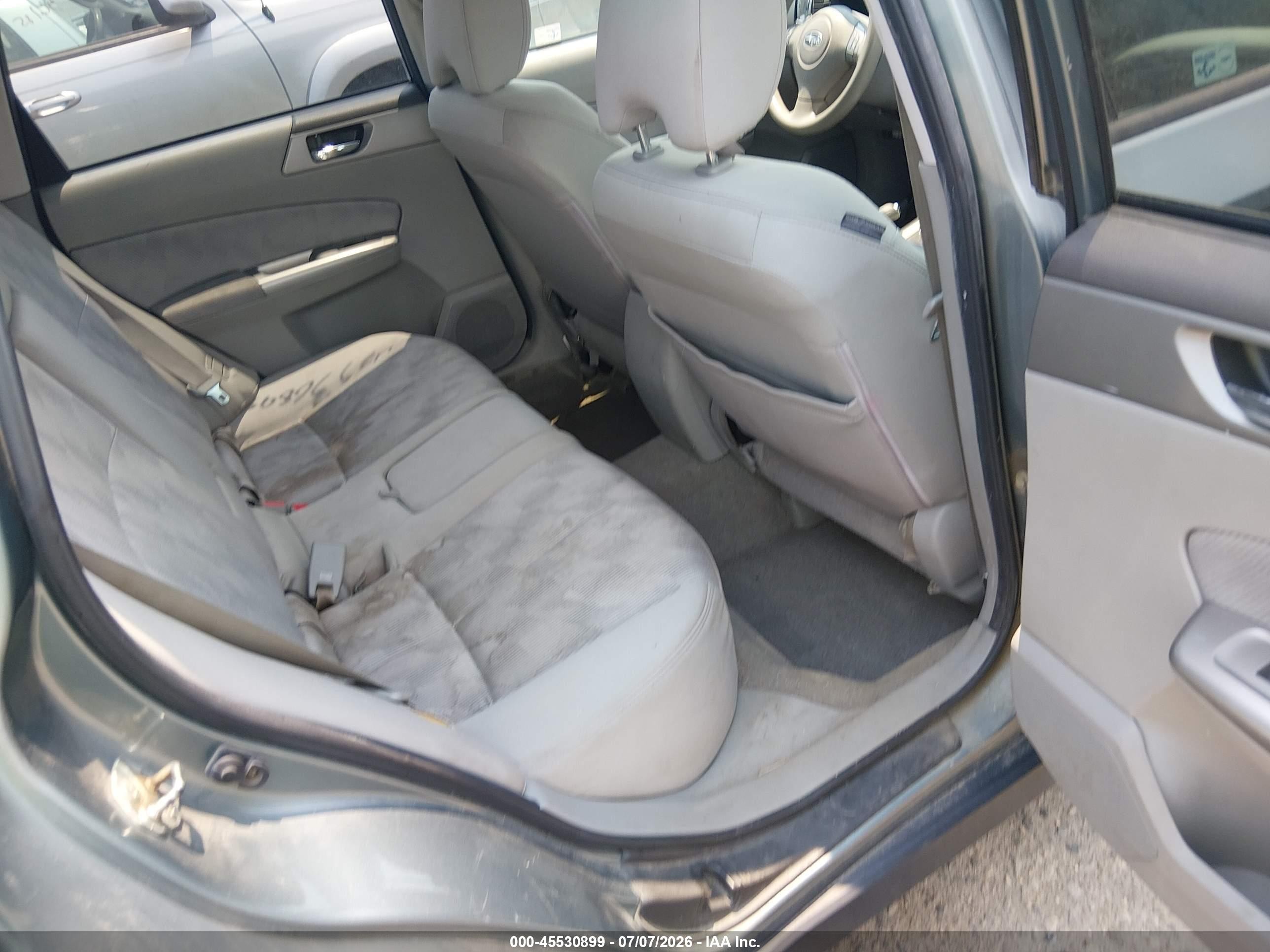 2010 Subaru Forester 2.5x Premium Blue vin: JF2SH6CC8AH907822
