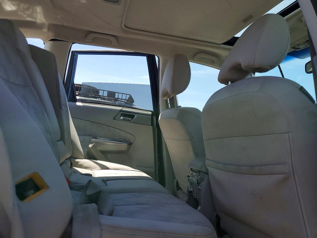 2010 Subaru Forester 2.5x Premium Blue vin: JF2SH6CC9AH715292