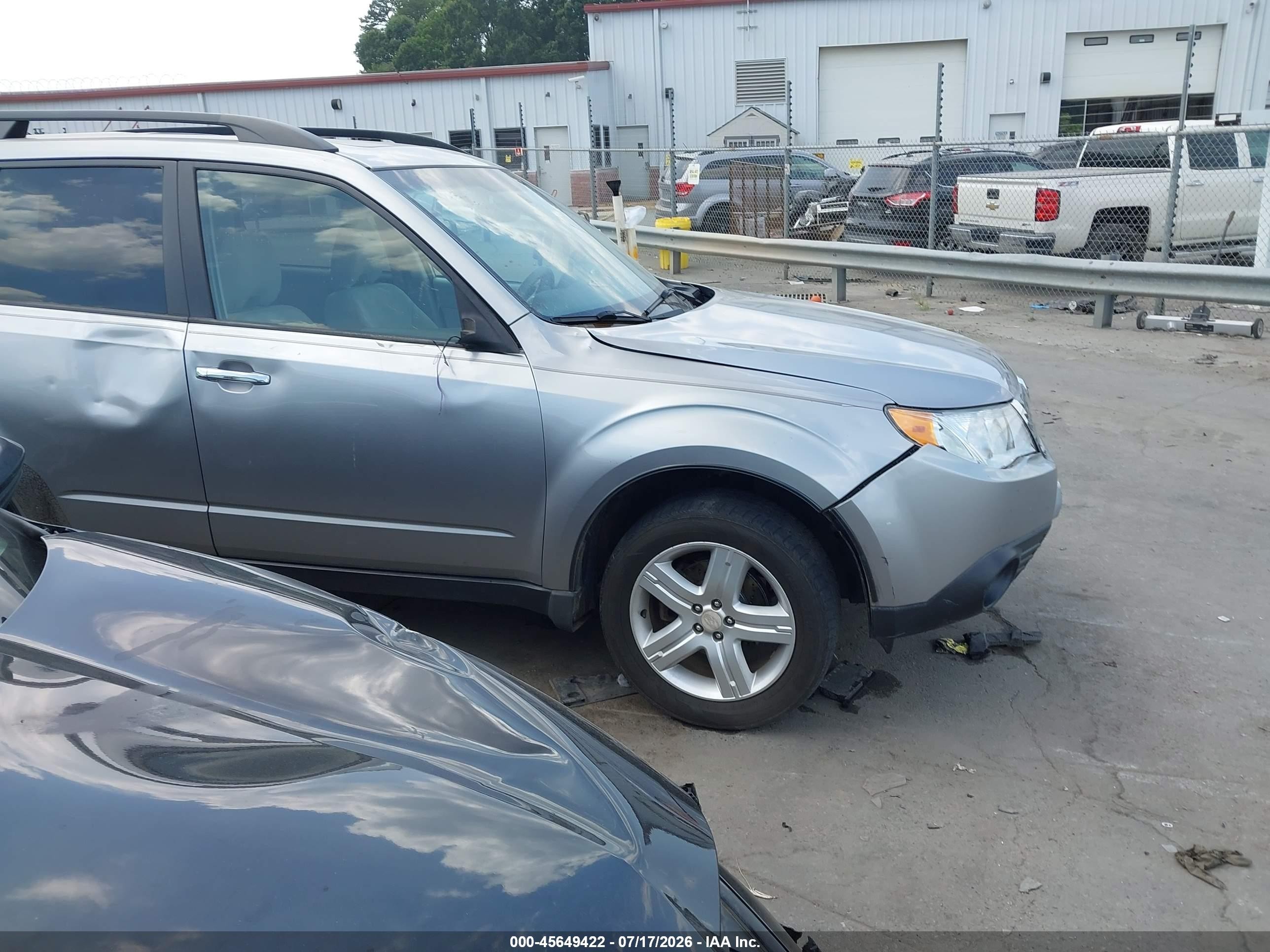 2010 Subaru Forester 2.5x Premium Silver vin: JF2SH6CC9AH740323