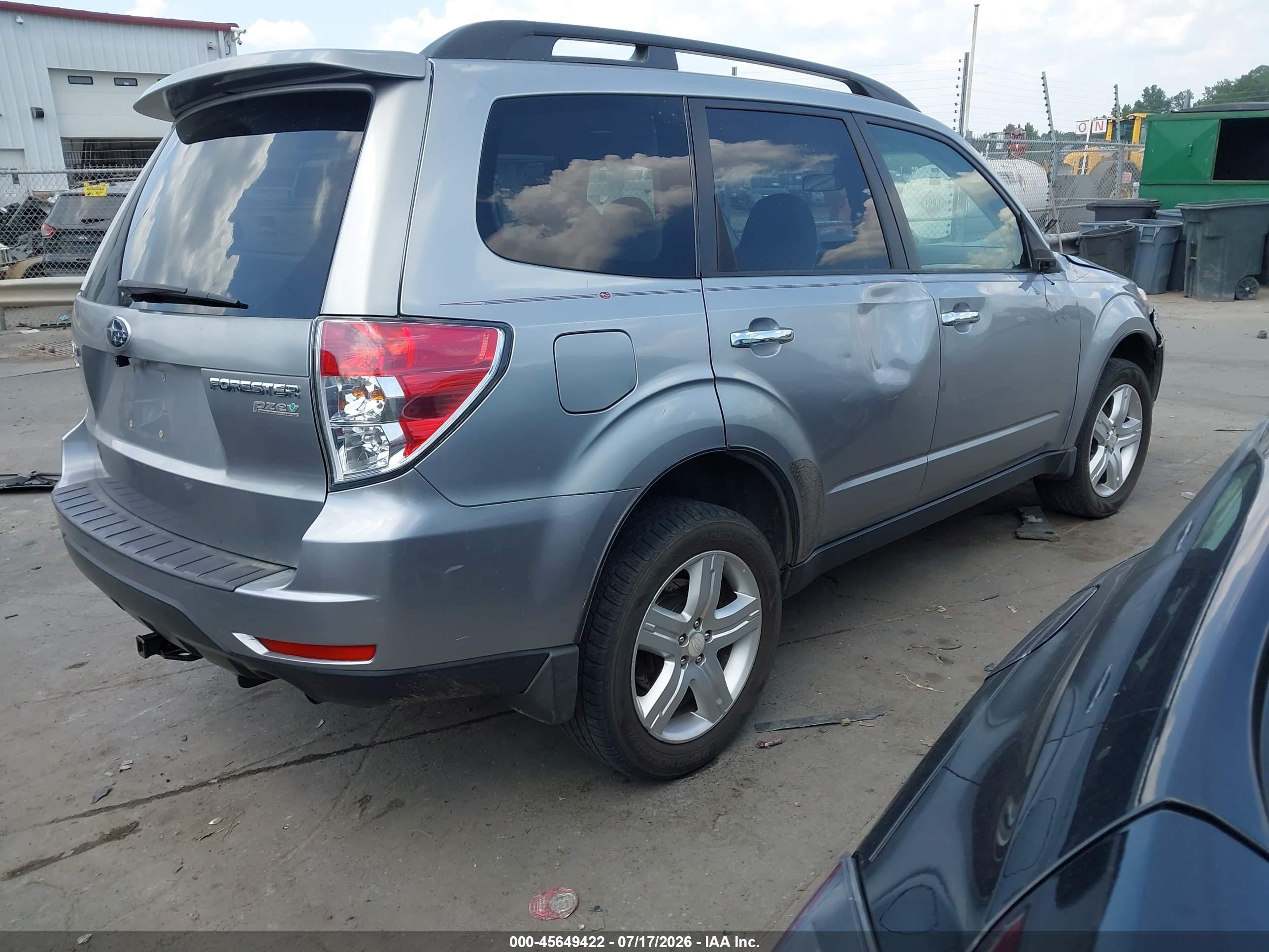2010 Subaru Forester 2.5x Premium Silver vin: JF2SH6CC9AH740323