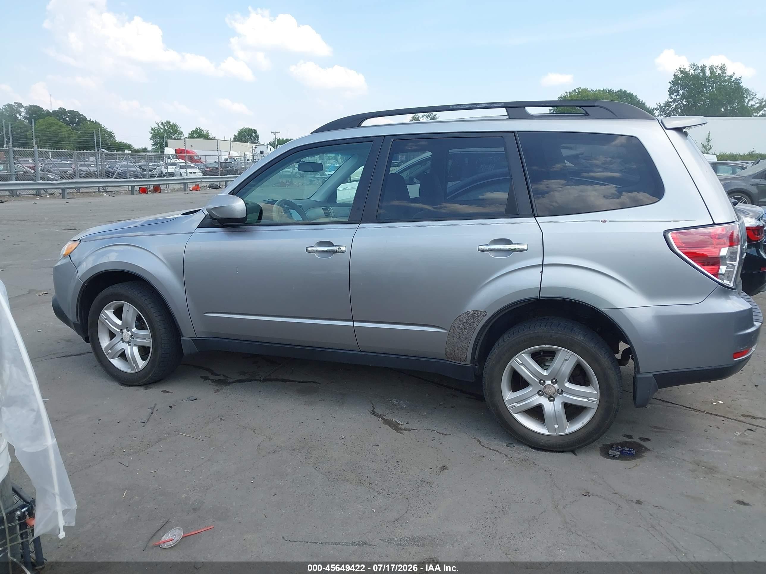 2010 Subaru Forester 2.5x Premium Silver vin: JF2SH6CC9AH740323