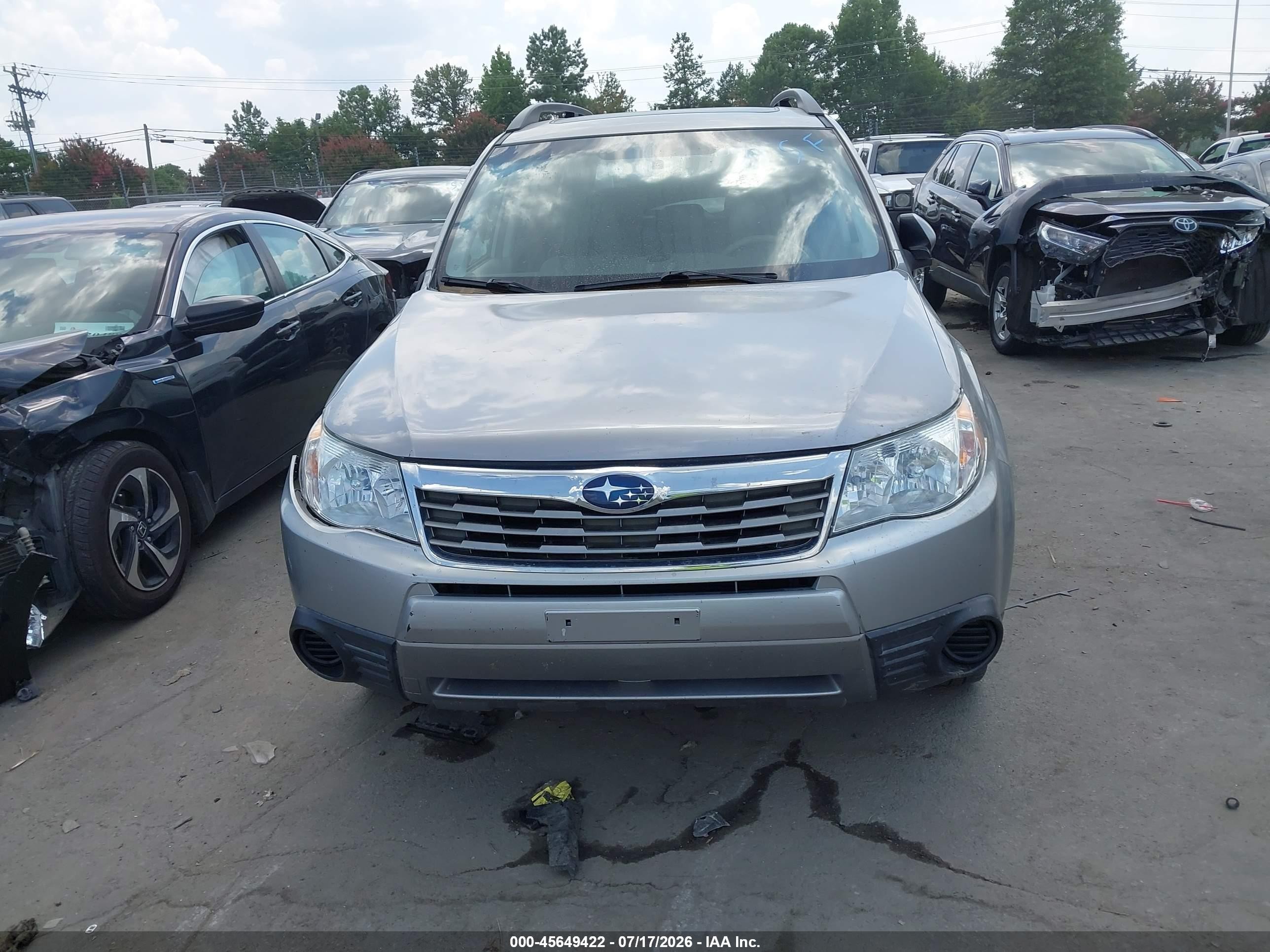 2010 Subaru Forester 2.5x Premium Silver vin: JF2SH6CC9AH740323