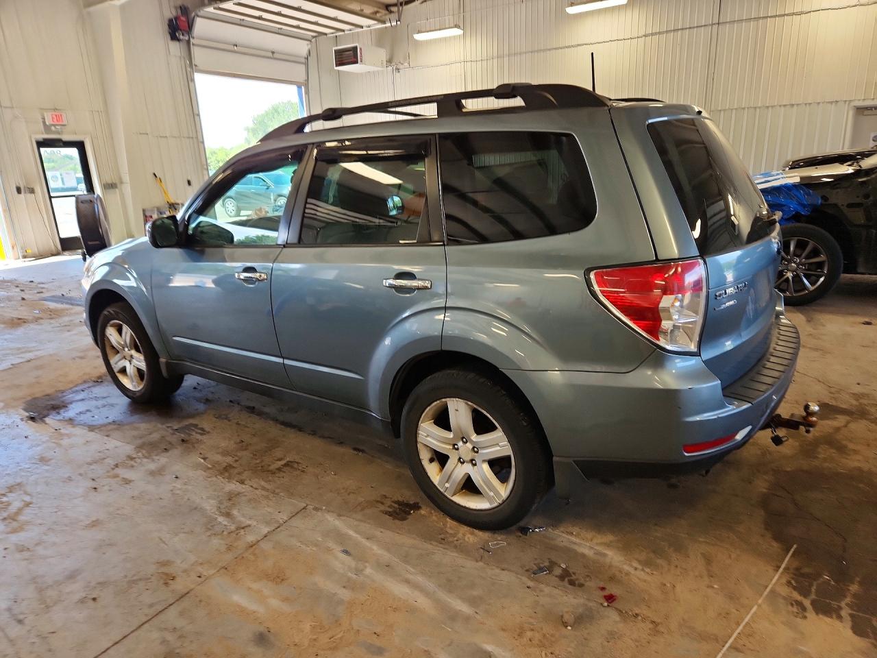 2010 Subaru Forester 2.5x Premium Blue vin: JF2SH6CC9AH747868