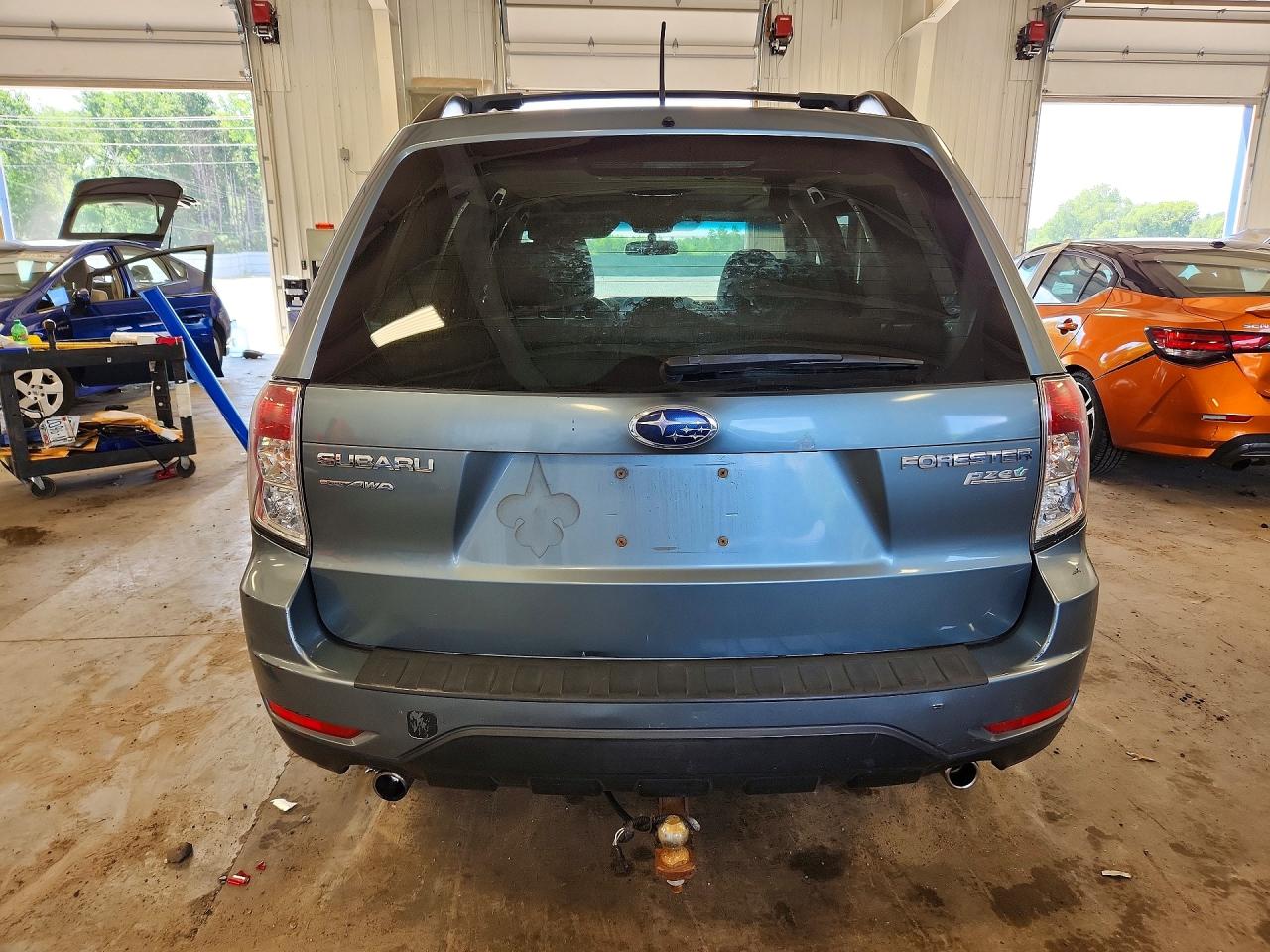2010 Subaru Forester 2.5x Premium Blue vin: JF2SH6CC9AH747868