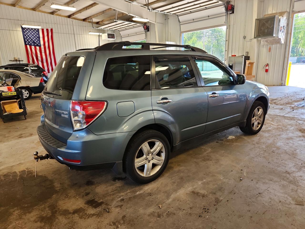2010 Subaru Forester 2.5x Premium Blue vin: JF2SH6CC9AH747868