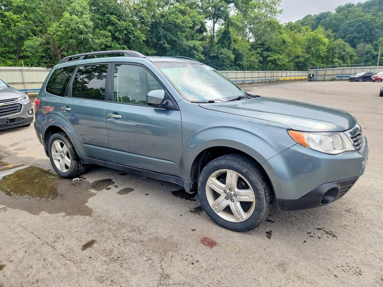 2010 Subaru Forester 2.5x Premium Green vin: JF2SH6CC9AH749653