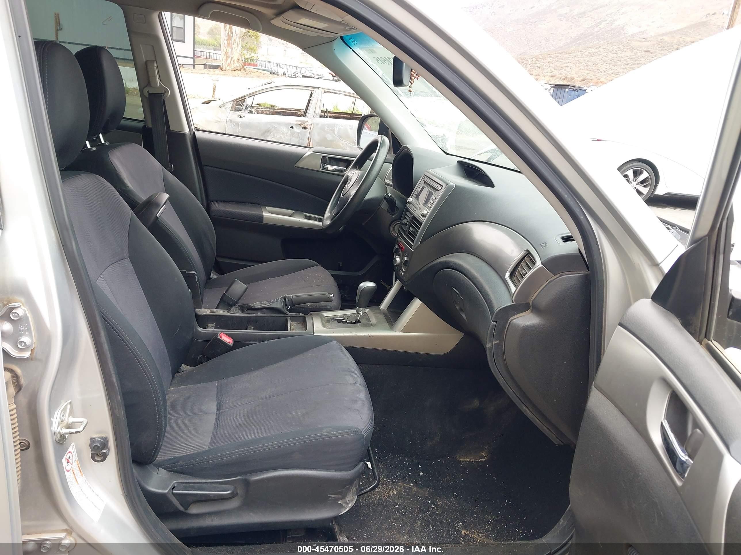 2010 Subaru Forester 2.5x Premium Silver vin: JF2SH6CC9AH767554