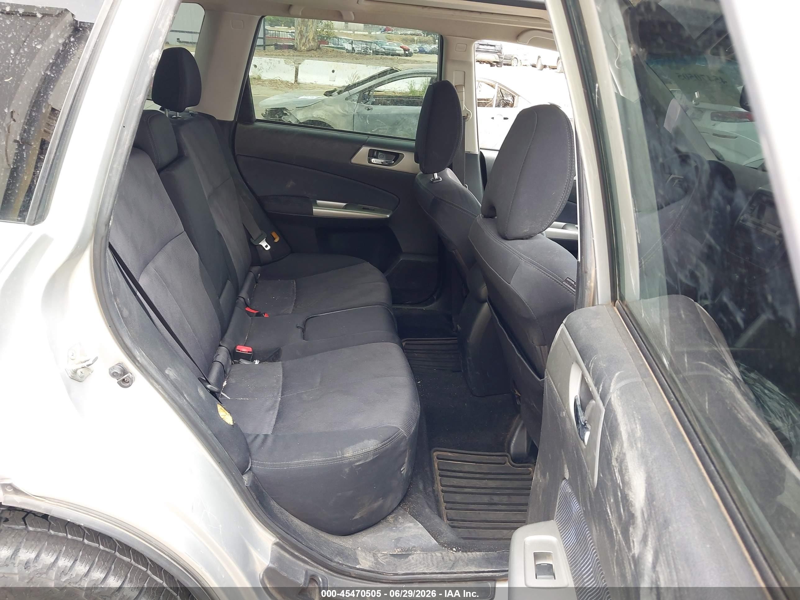 2010 Subaru Forester 2.5x Premium Silver vin: JF2SH6CC9AH767554
