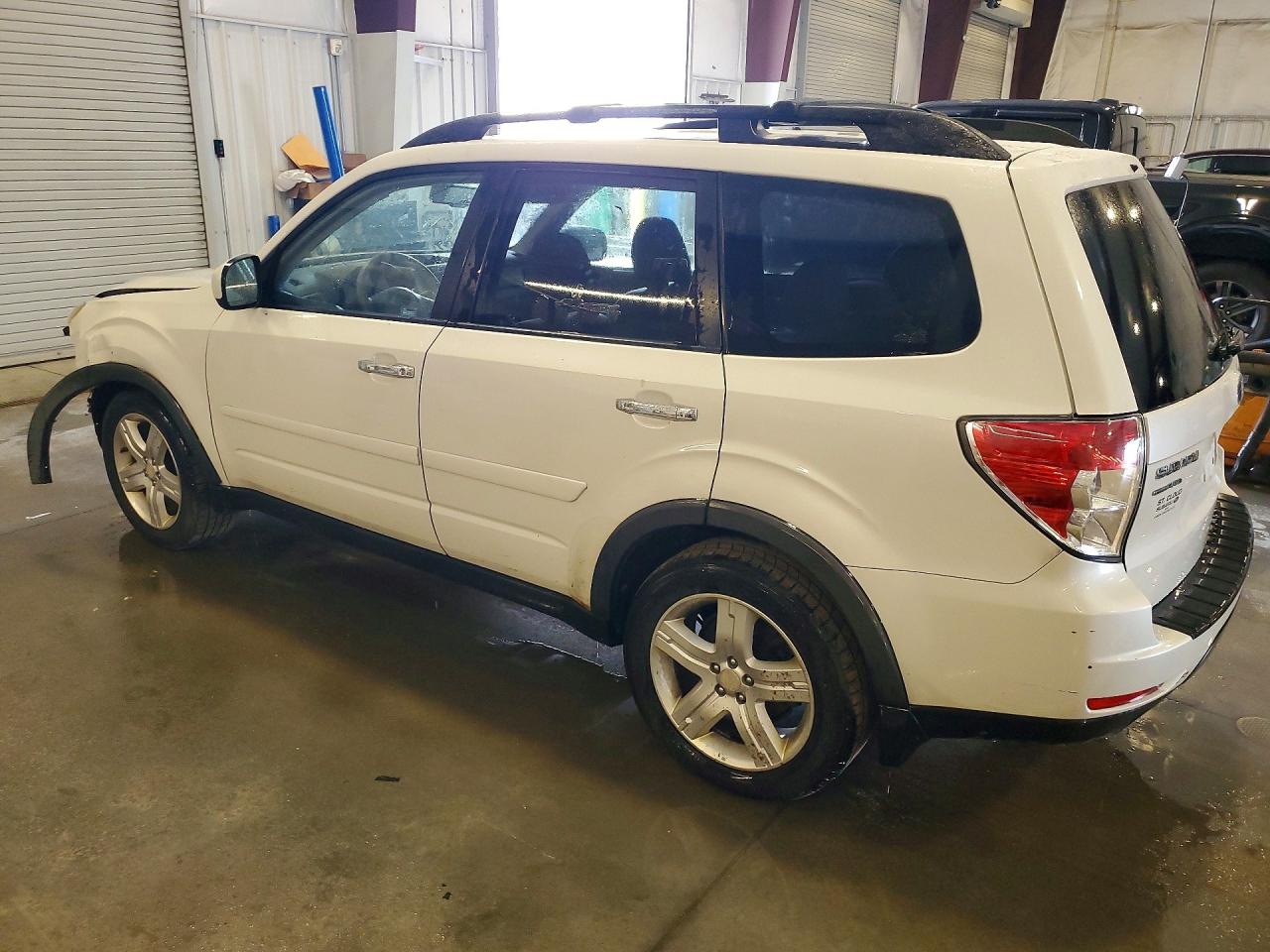 2010 Subaru Forester 2.5x Premium Белый vin: JF2SH6CC9AH784399