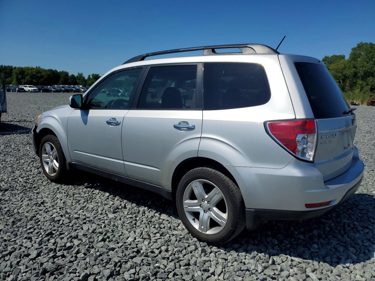 2010 Subaru Forester 2.5x Premium Silver vin: JF2SH6CC9AH790235