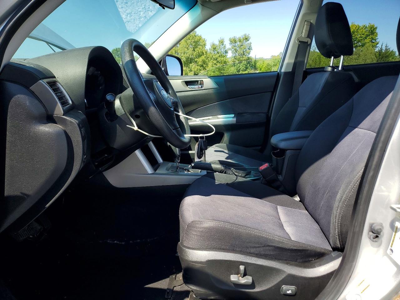 2010 Subaru Forester 2.5x Premium Silver vin: JF2SH6CC9AH790235