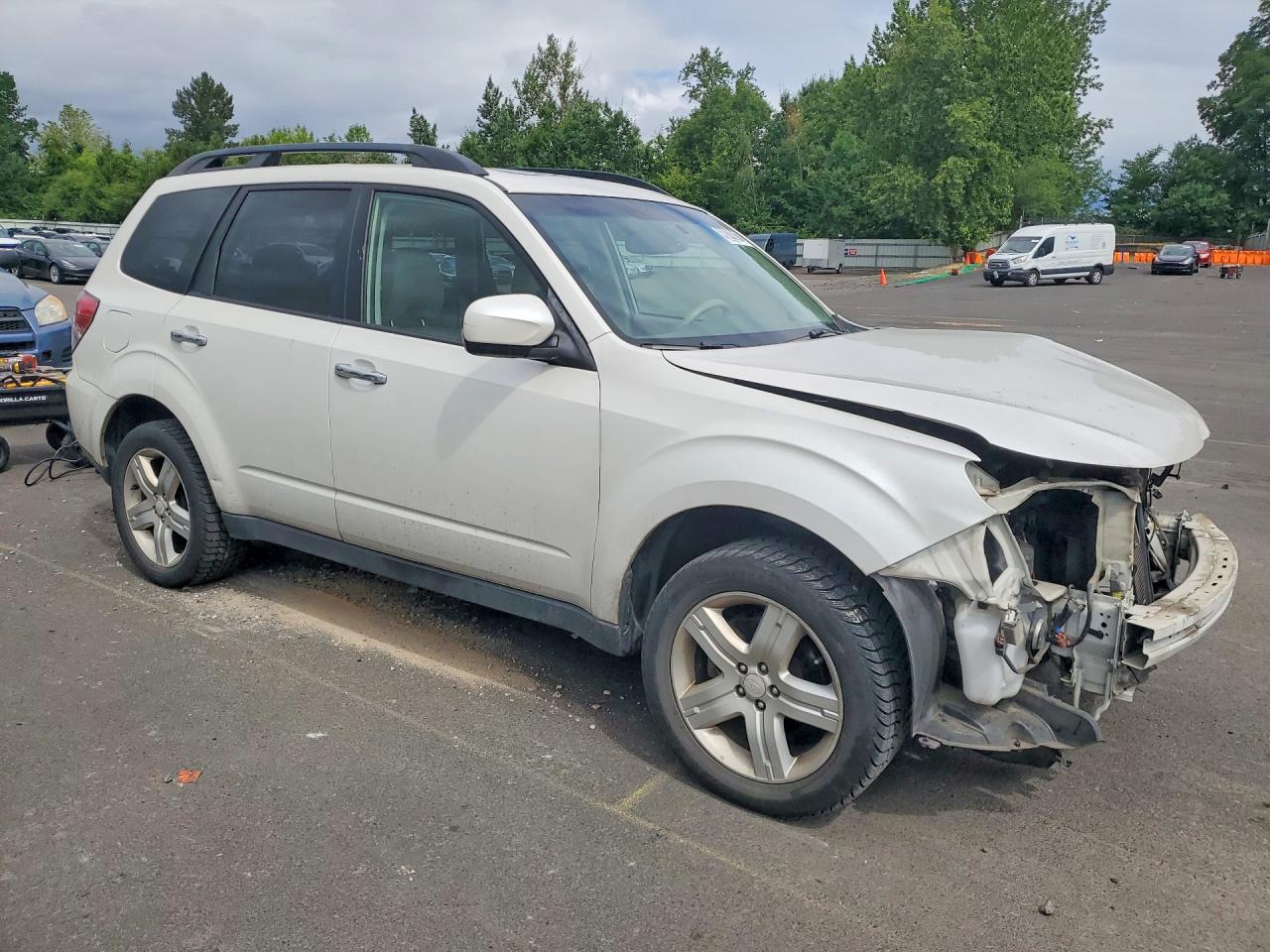 2010 Subaru Forester 2.5x Premium White vin: JF2SH6CC9AH801900