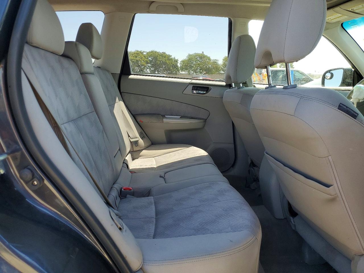 2010 Subaru Forester 2.5x Premium Gray vin: JF2SH6CC9AH907571