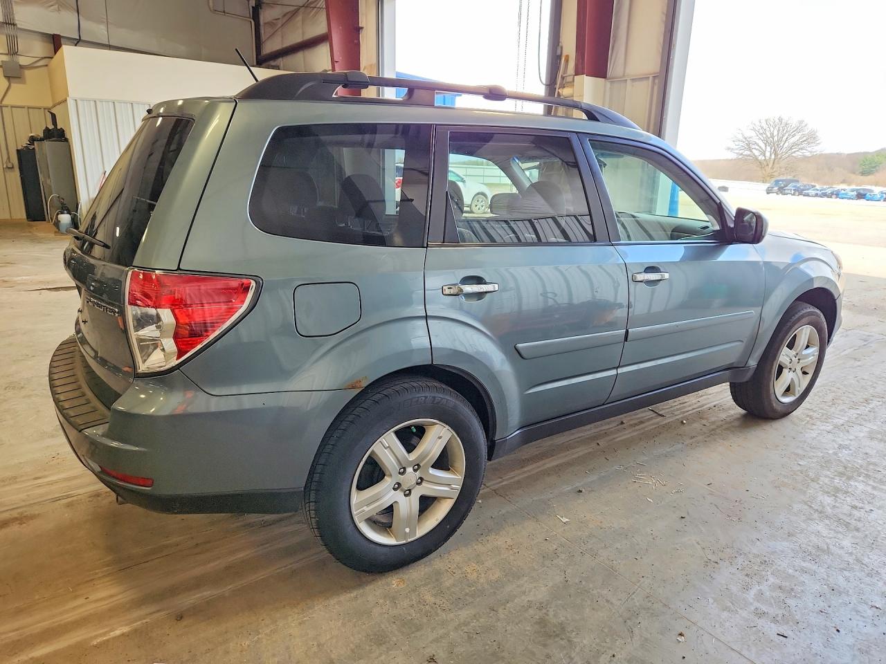 2010 Subaru Forester 2.5x Premium Blue vin: JF2SH6CCXAG758691