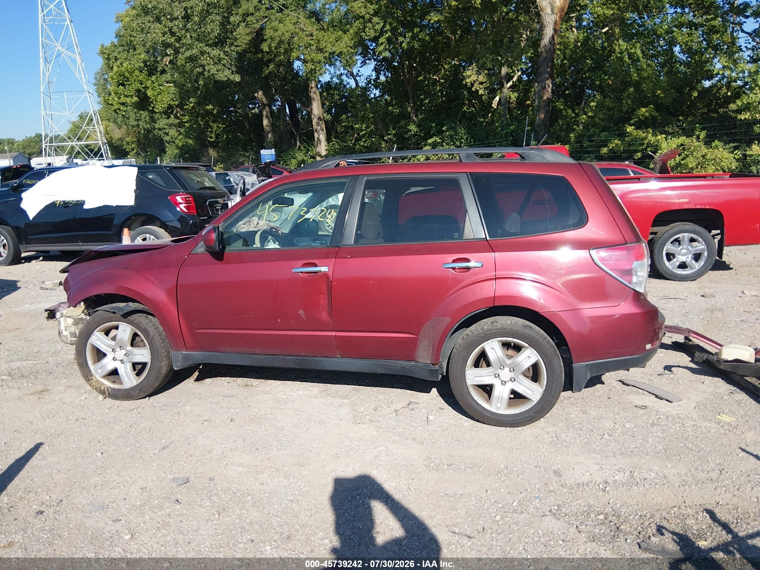 2010 Subaru Forester 2.5x Premium Red vin: JF2SH6CCXAH711588