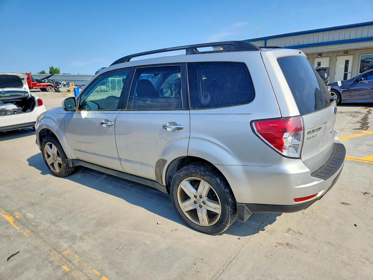 2010 Subaru Forester 2.5x Premium Silver vin: JF2SH6CCXAH720551