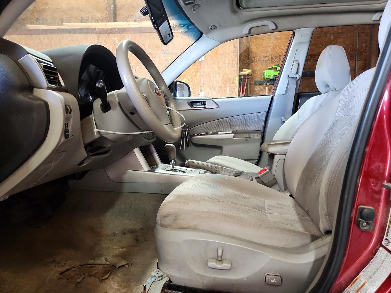 2010 Subaru Forester 2.5x Premium Burgundy vin: JF2SH6CCXAH740556