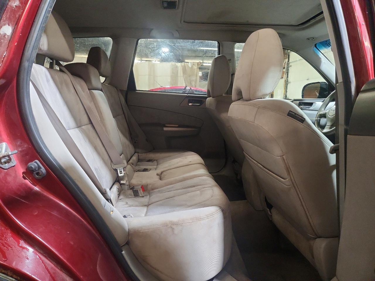 2010 Subaru Forester 2.5x Premium Burgundy vin: JF2SH6CCXAH740556