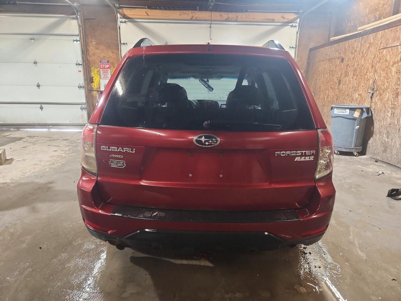 2010 Subaru Forester 2.5x Premium Burgundy vin: JF2SH6CCXAH740556
