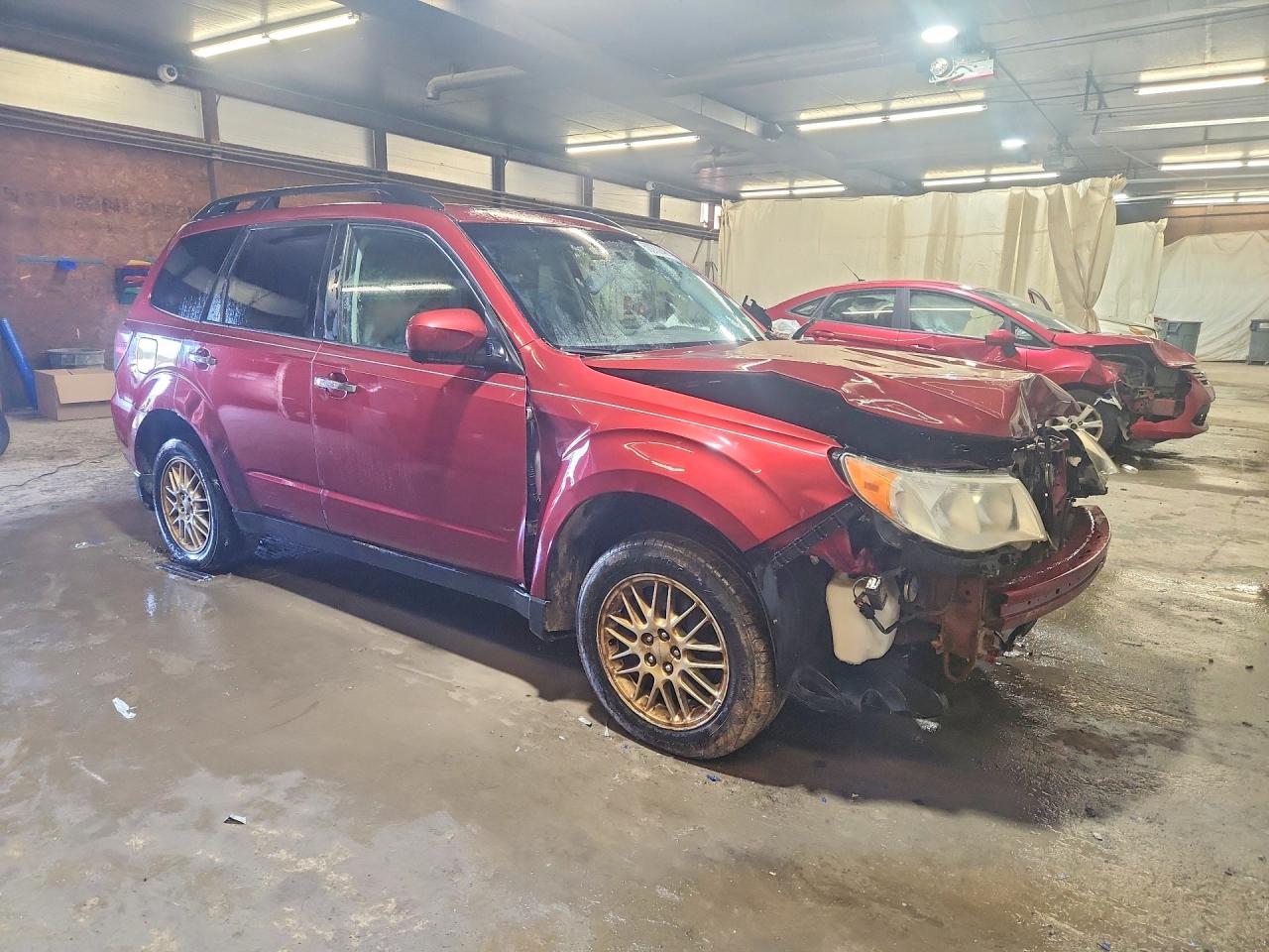 2010 Subaru Forester 2.5x Premium Burgundy vin: JF2SH6CCXAH740556
