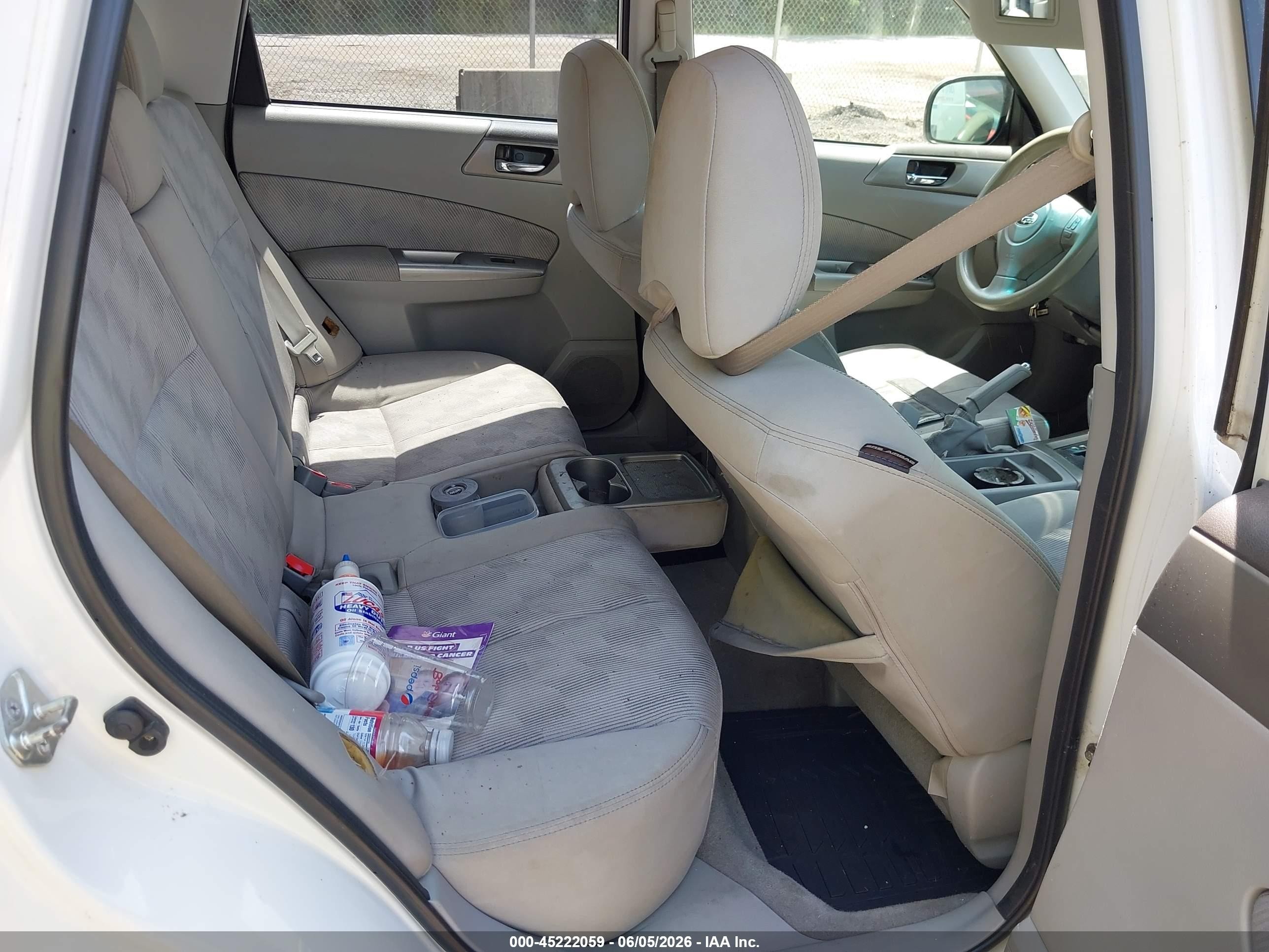 2010 Subaru Forester 2.5x Premium Кремовый vin: JF2SH6CCXAH741030