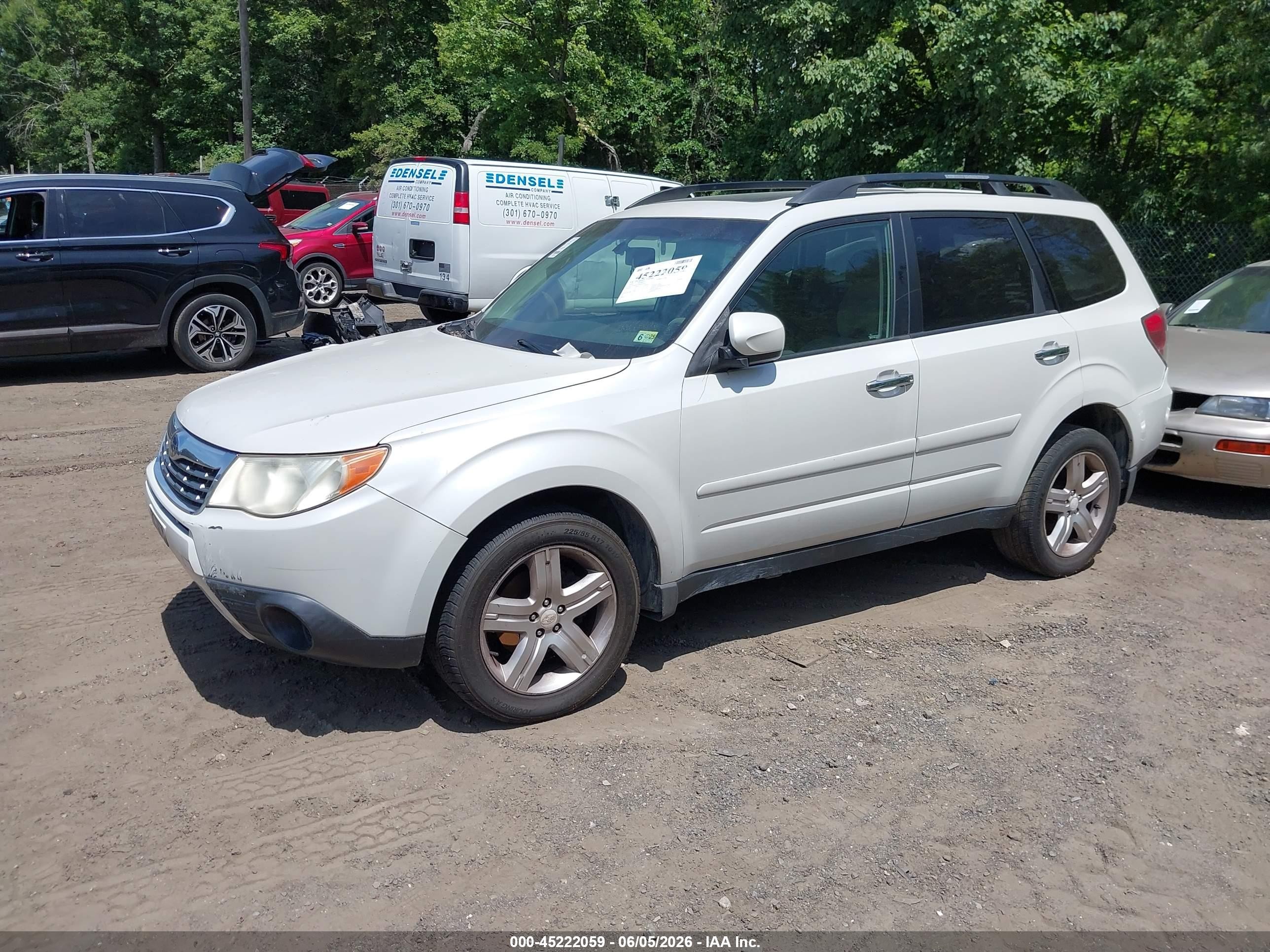 2010 Subaru Forester 2.5x Premium Кремовый vin: JF2SH6CCXAH741030