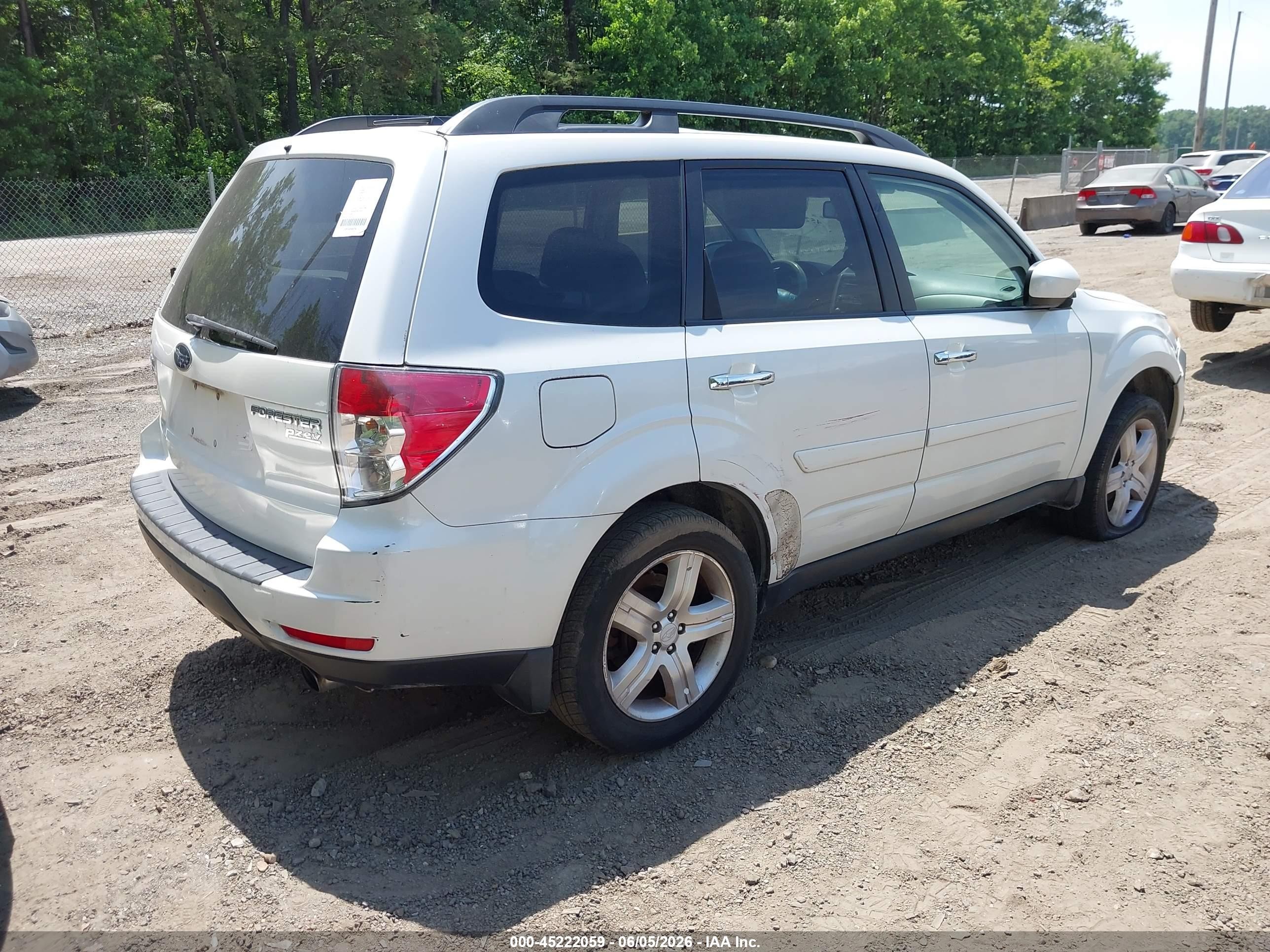 2010 Subaru Forester 2.5x Premium Кремовый vin: JF2SH6CCXAH741030