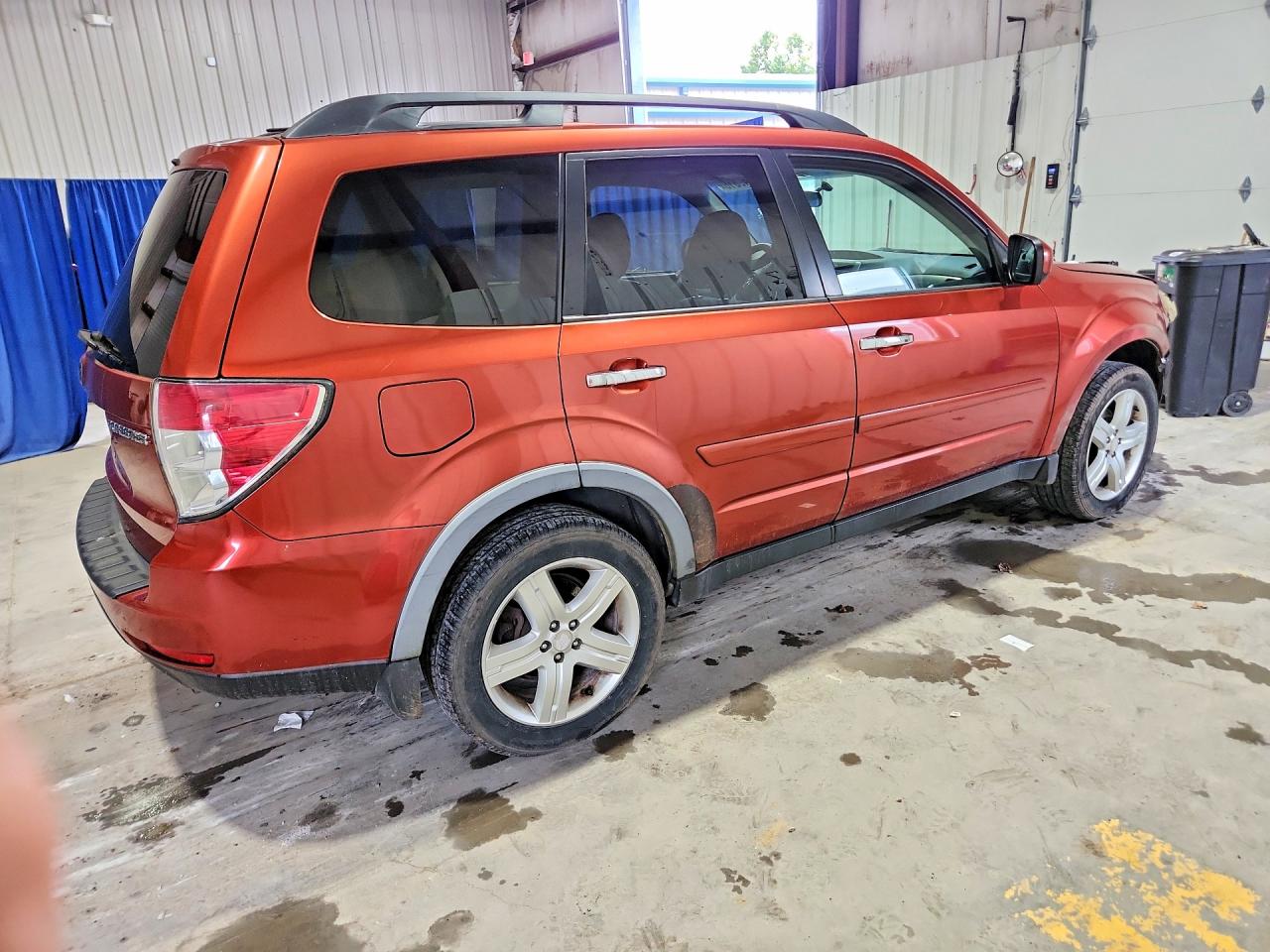 2010 Subaru Forester 2.5x Premium Orange vin: JF2SH6CCXAH754473