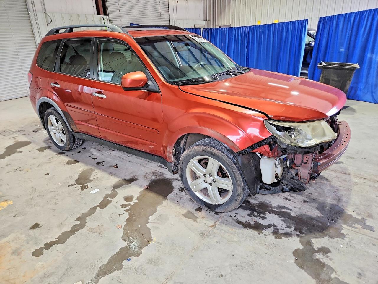 2010 Subaru Forester 2.5x Premium Orange vin: JF2SH6CCXAH754473