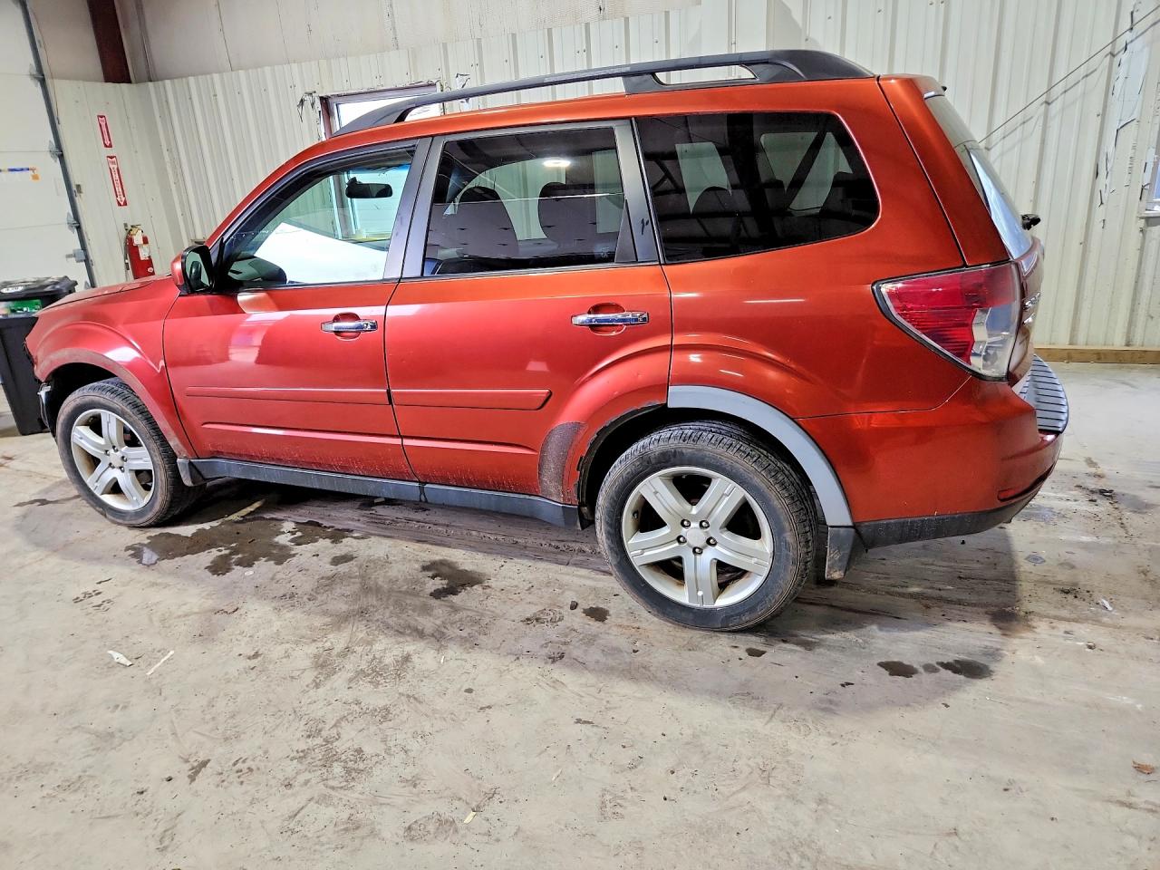 2010 Subaru Forester 2.5x Premium Orange vin: JF2SH6CCXAH754473