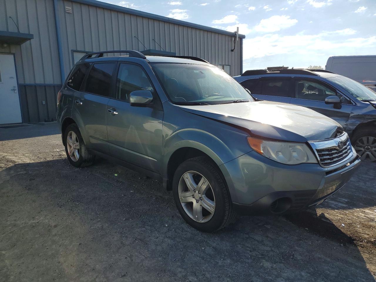 2010 Subaru Forester 2.5x Premium Blue vin: JF2SH6CCXAH762900