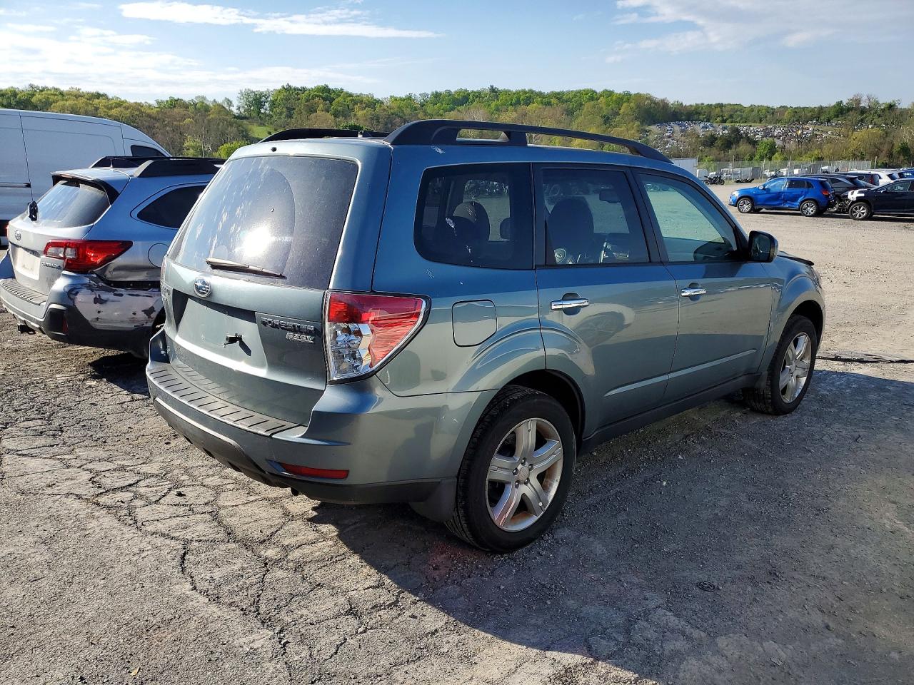 2010 Subaru Forester 2.5x Premium Blue vin: JF2SH6CCXAH762900