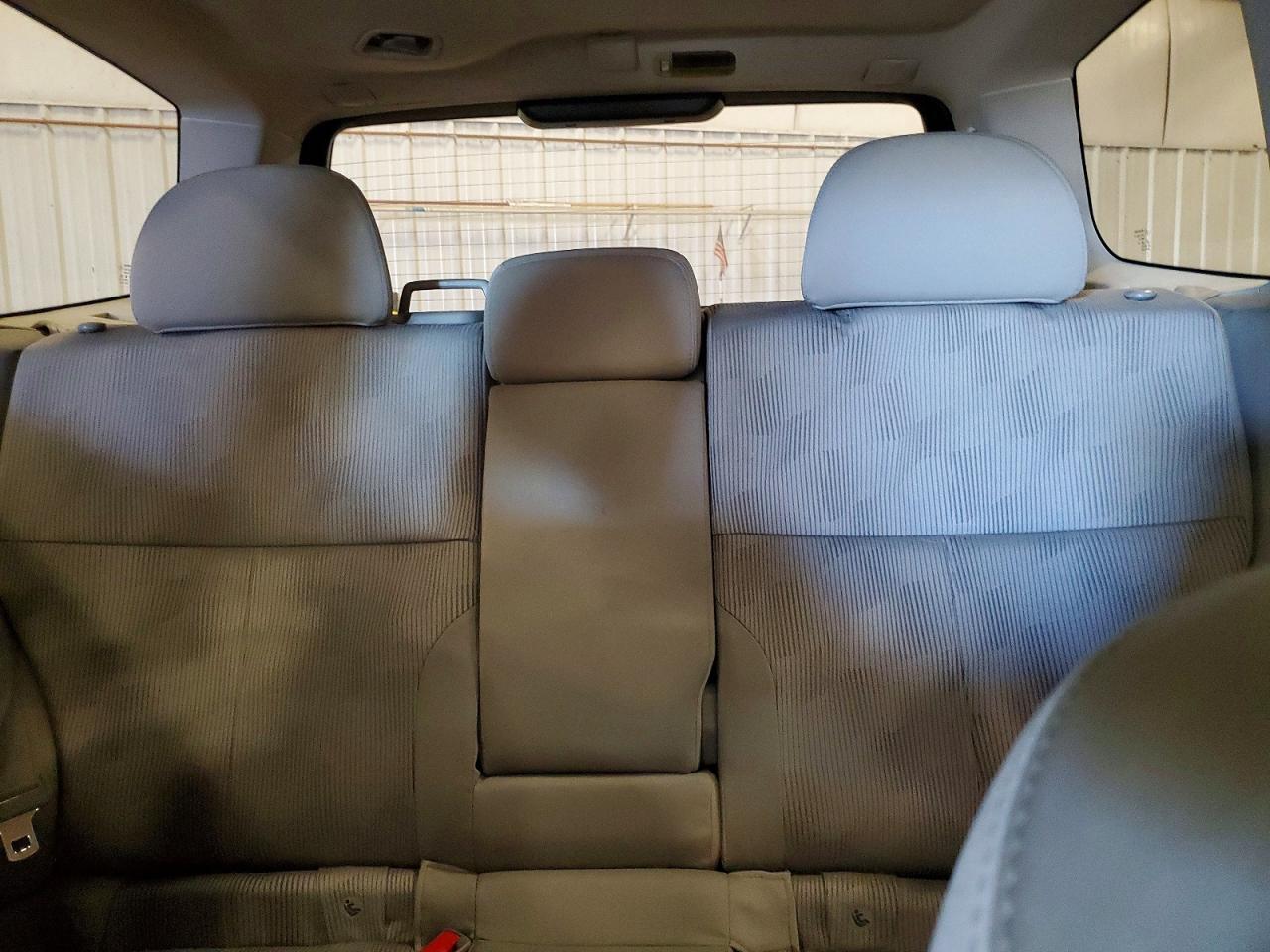 2010 Subaru Forester 2.5x Premium White vin: JF2SH6CCXAH783391