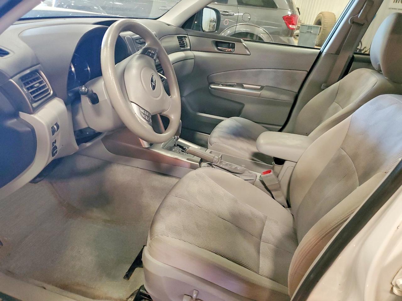 2010 Subaru Forester 2.5x Premium White vin: JF2SH6CCXAH783391