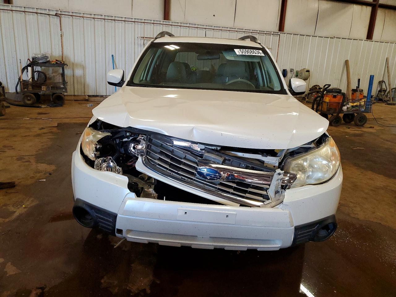 2010 Subaru Forester 2.5x Premium White vin: JF2SH6CCXAH783391