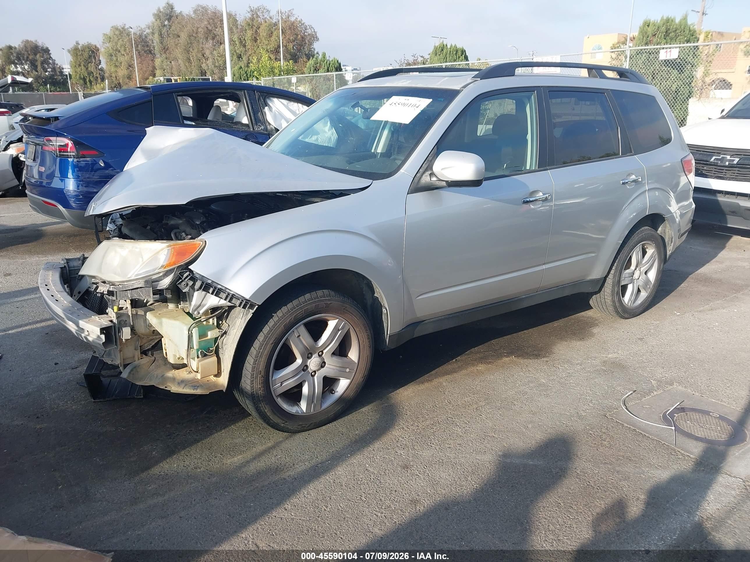 2010 Subaru Forester 2.5x Premium Silver vin: JF2SH6CCXAH789031