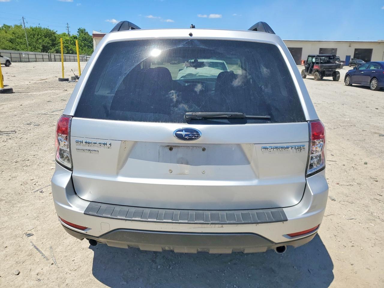 2010 Subaru Forester 2.5x Premium Silver vin: JF2SH6CCXAH901228