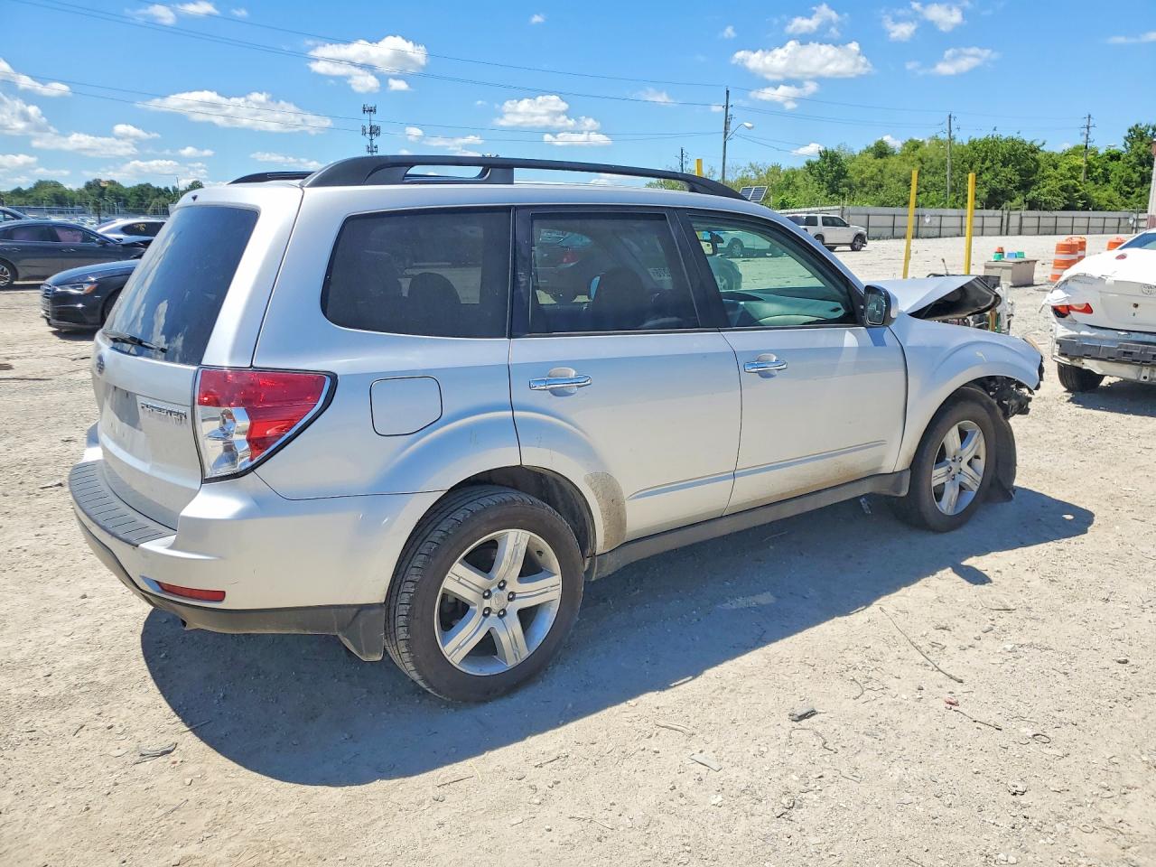 2010 Subaru Forester 2.5x Premium Silver vin: JF2SH6CCXAH901228