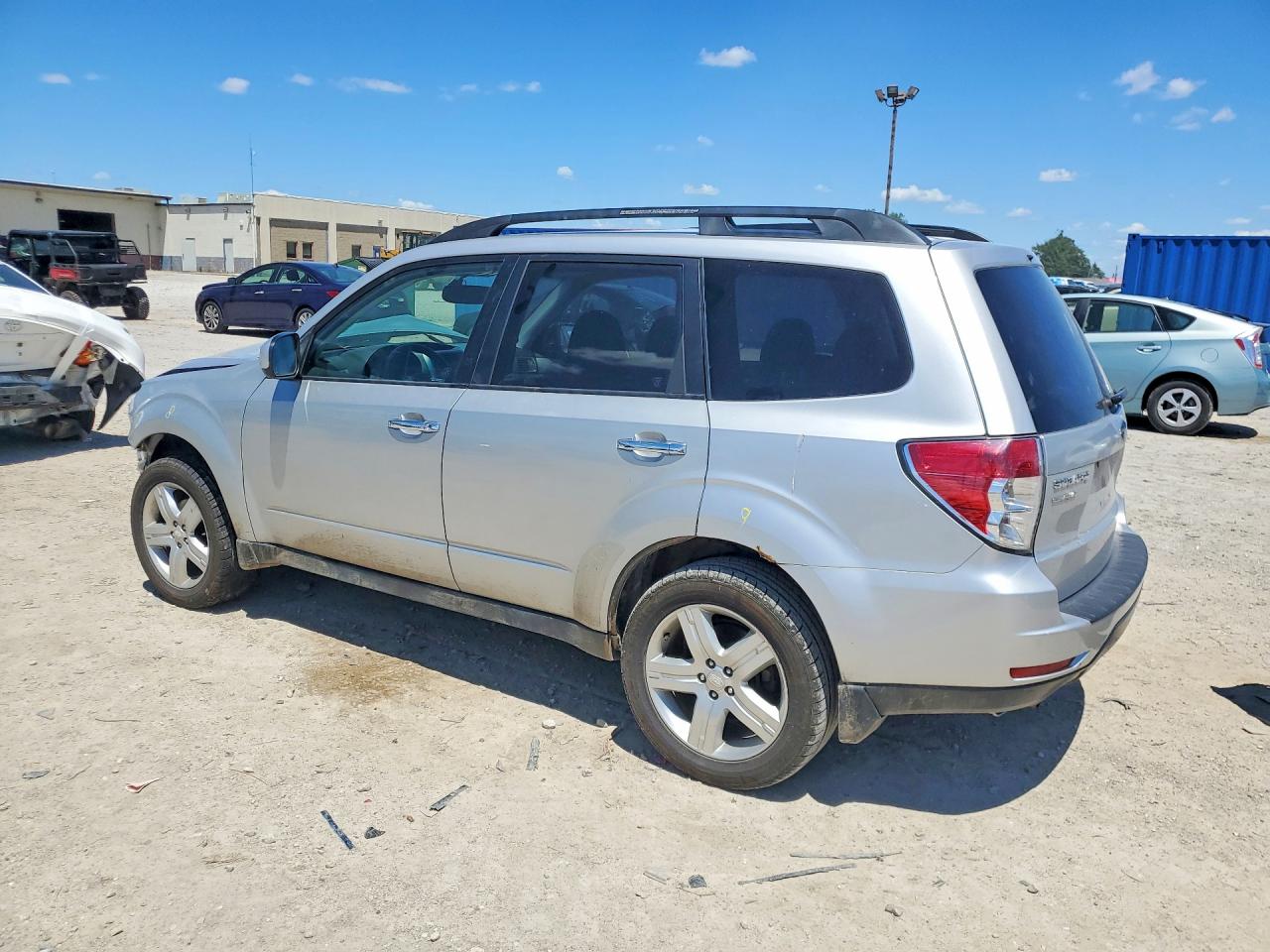 2010 Subaru Forester 2.5x Premium Silver vin: JF2SH6CCXAH901228
