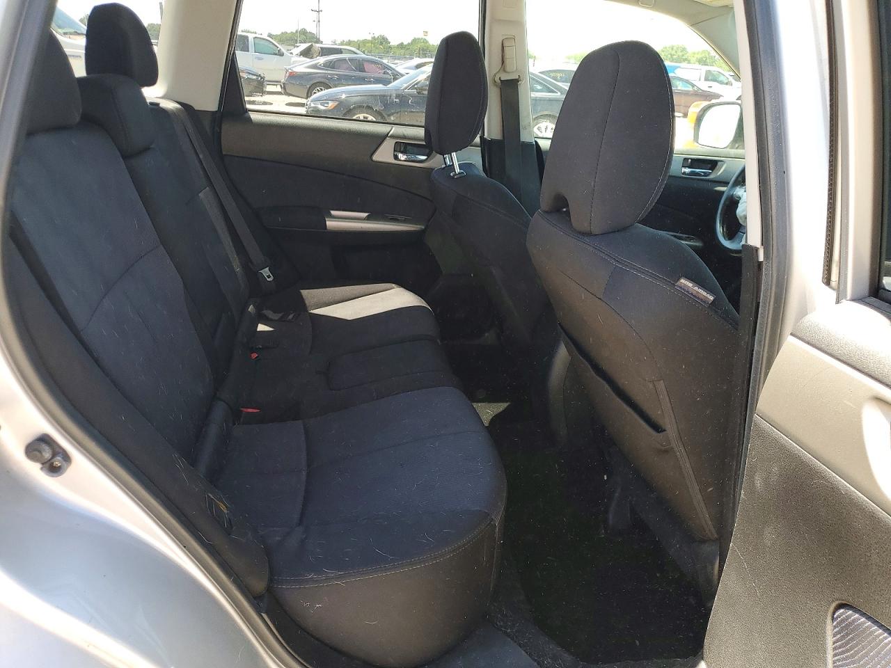 2010 Subaru Forester 2.5x Premium Silver vin: JF2SH6CCXAH901228