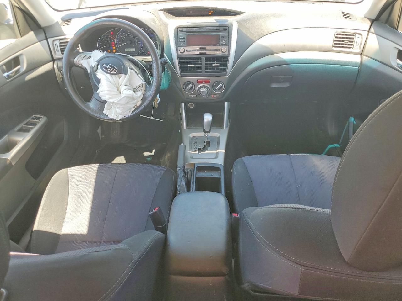 2010 Subaru Forester 2.5x Premium Silver vin: JF2SH6CCXAH901228