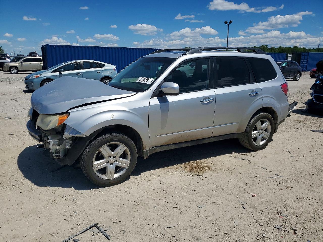 2010 Subaru Forester 2.5x Premium Silver vin: JF2SH6CCXAH901228