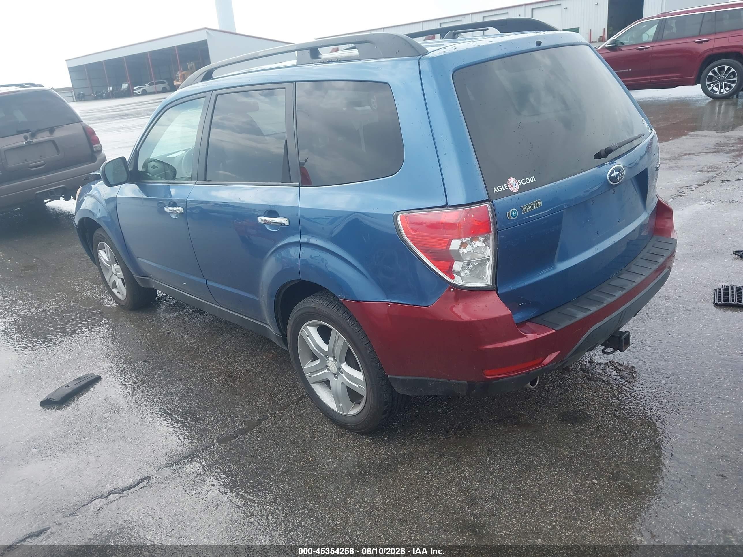 2010 Subaru Forester 2.5x Premium Blue vin: JF2SH6CCXAH914576